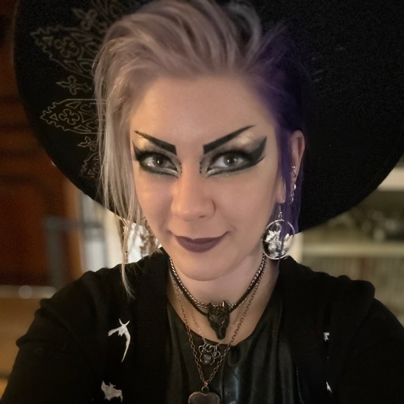 Meet your Posher, Michelle - Picture 1 of 1